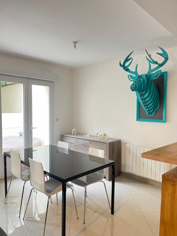 Ecu : Superbe Appartement Avec Exterieur Remeš Exteriér fotografie