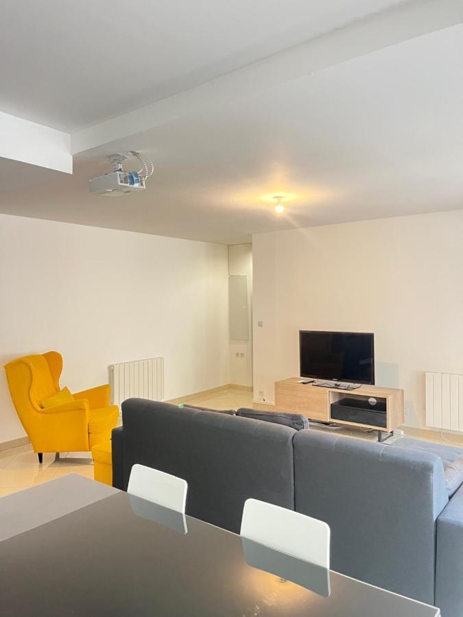 Ecu : Superbe Appartement Avec Exterieur Remeš Exteriér fotografie